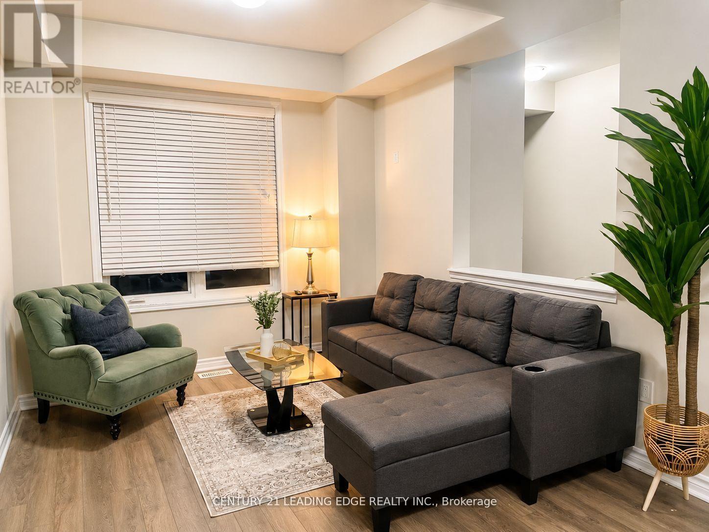 5 FUSILIER DRIVE, Toronto (Clairlea-Birchmount) — photo 2
