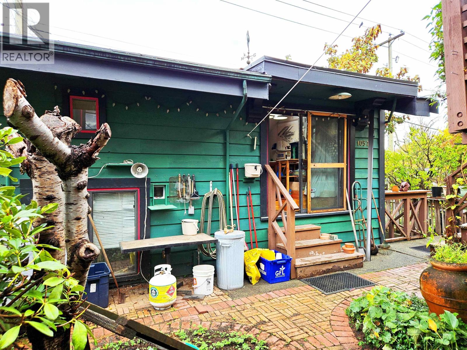 Photo of 1055 E 11TH AVENUE 32