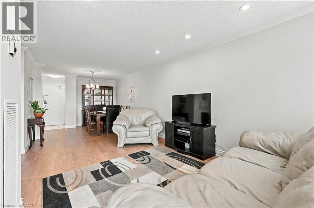 3100 Kirwin Avenue — photo 15