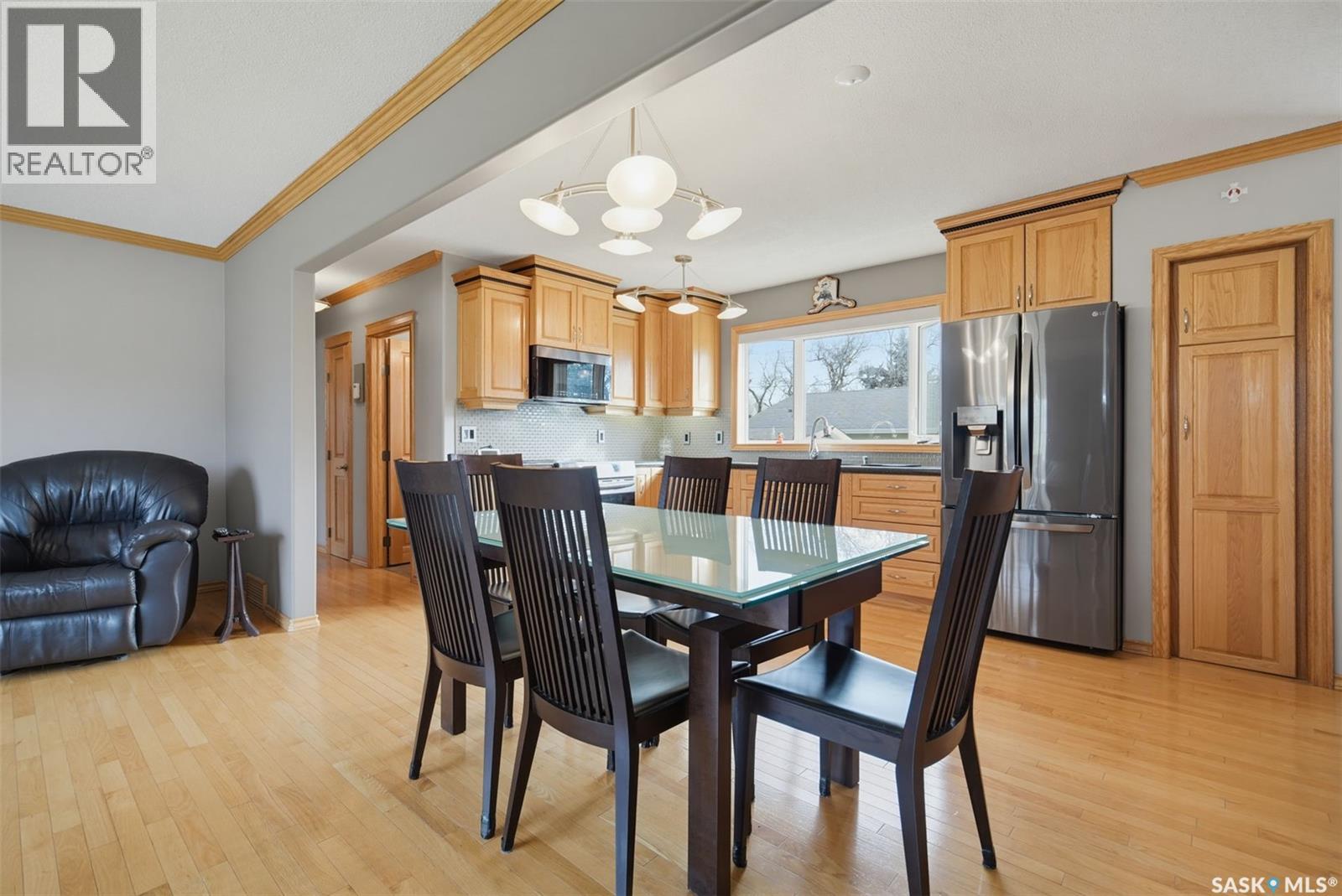 306 3rd STREET E - 7
