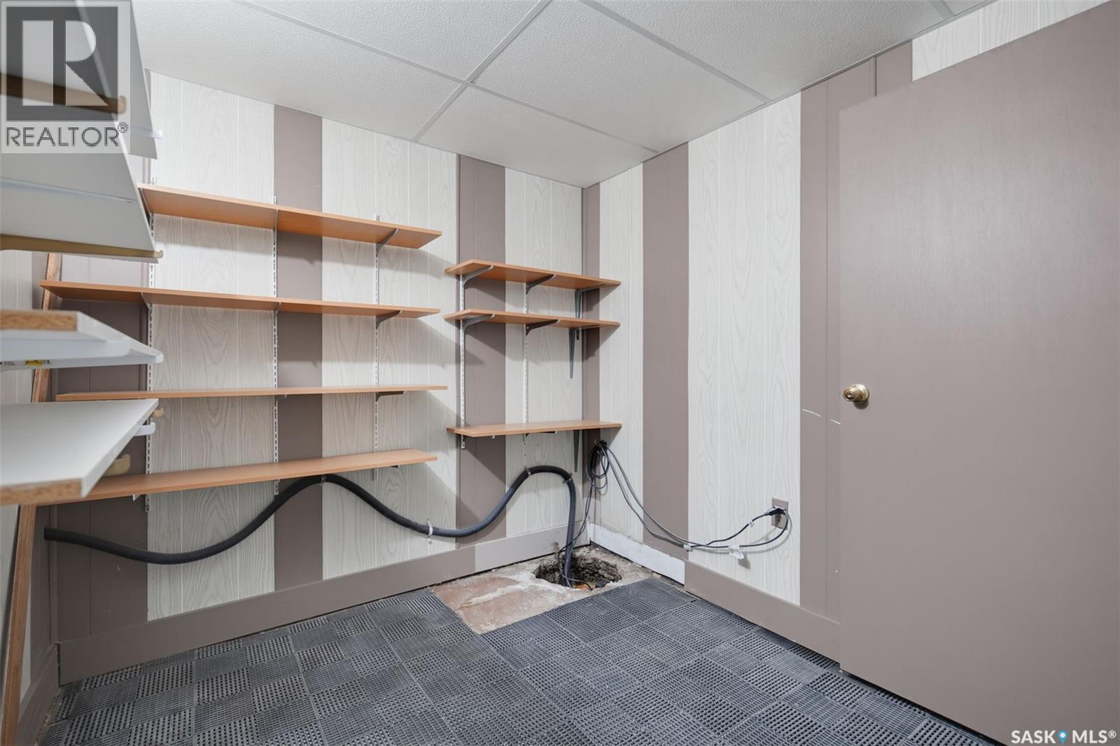 306 3rd STREET E - 22