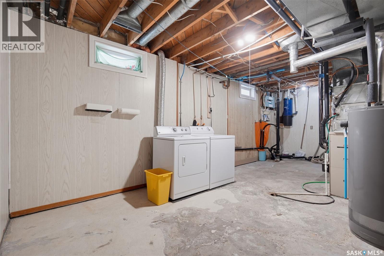 306 3rd STREET E - 24