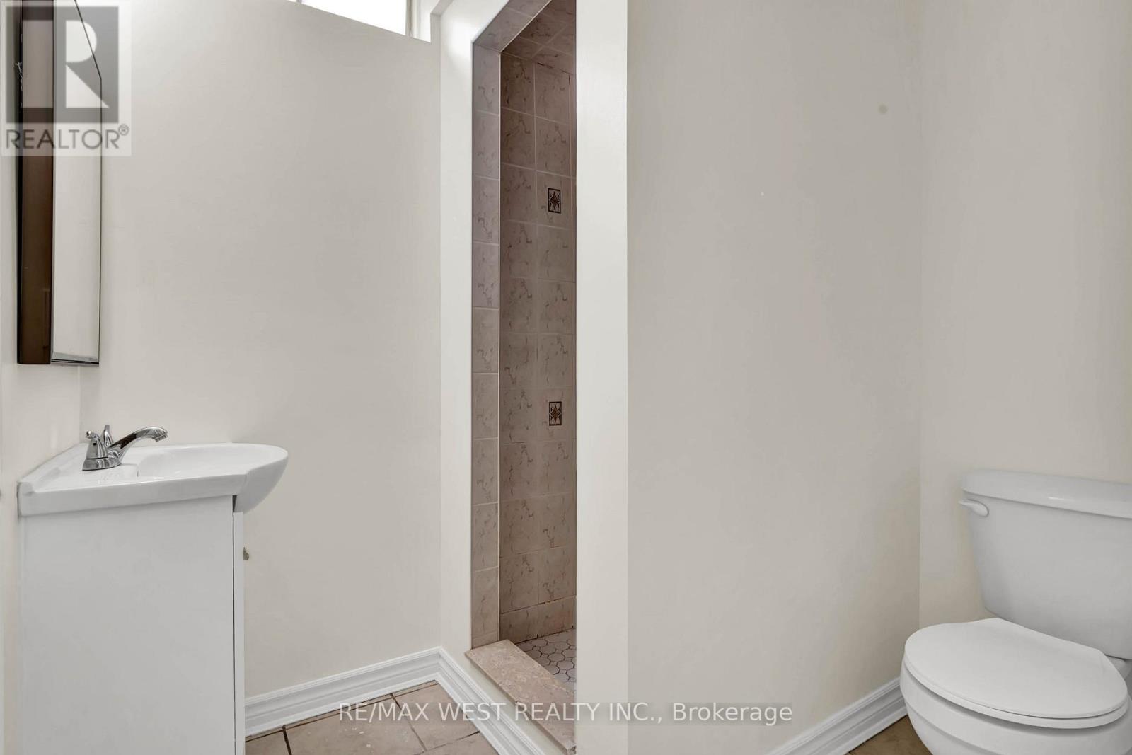 BSMT - 131 BERNARD AVENUE, Richmond Hill (Devonsleigh) — photo 11