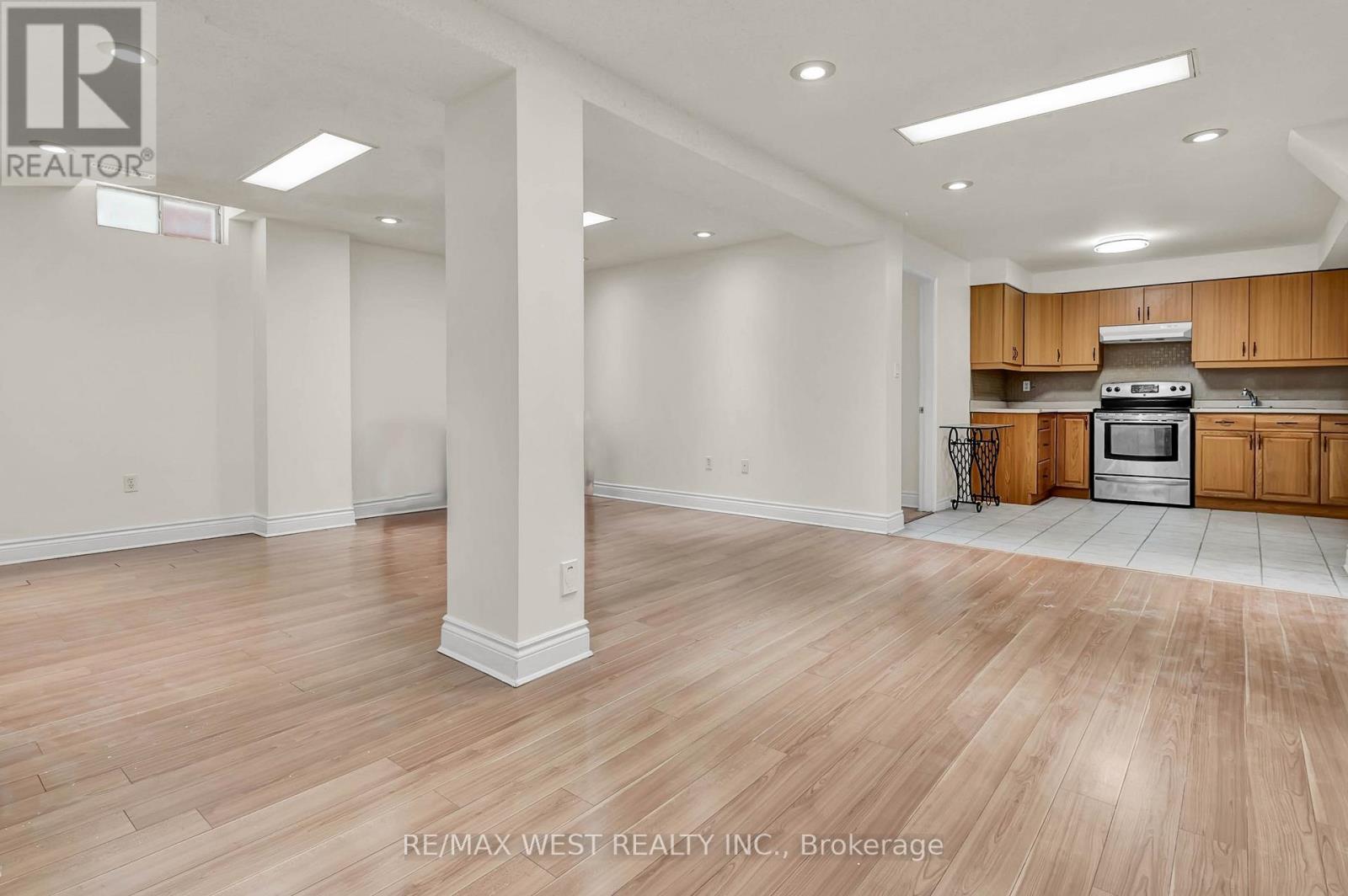 BSMT - 131 BERNARD AVENUE, Richmond Hill (Devonsleigh) — photo 4
