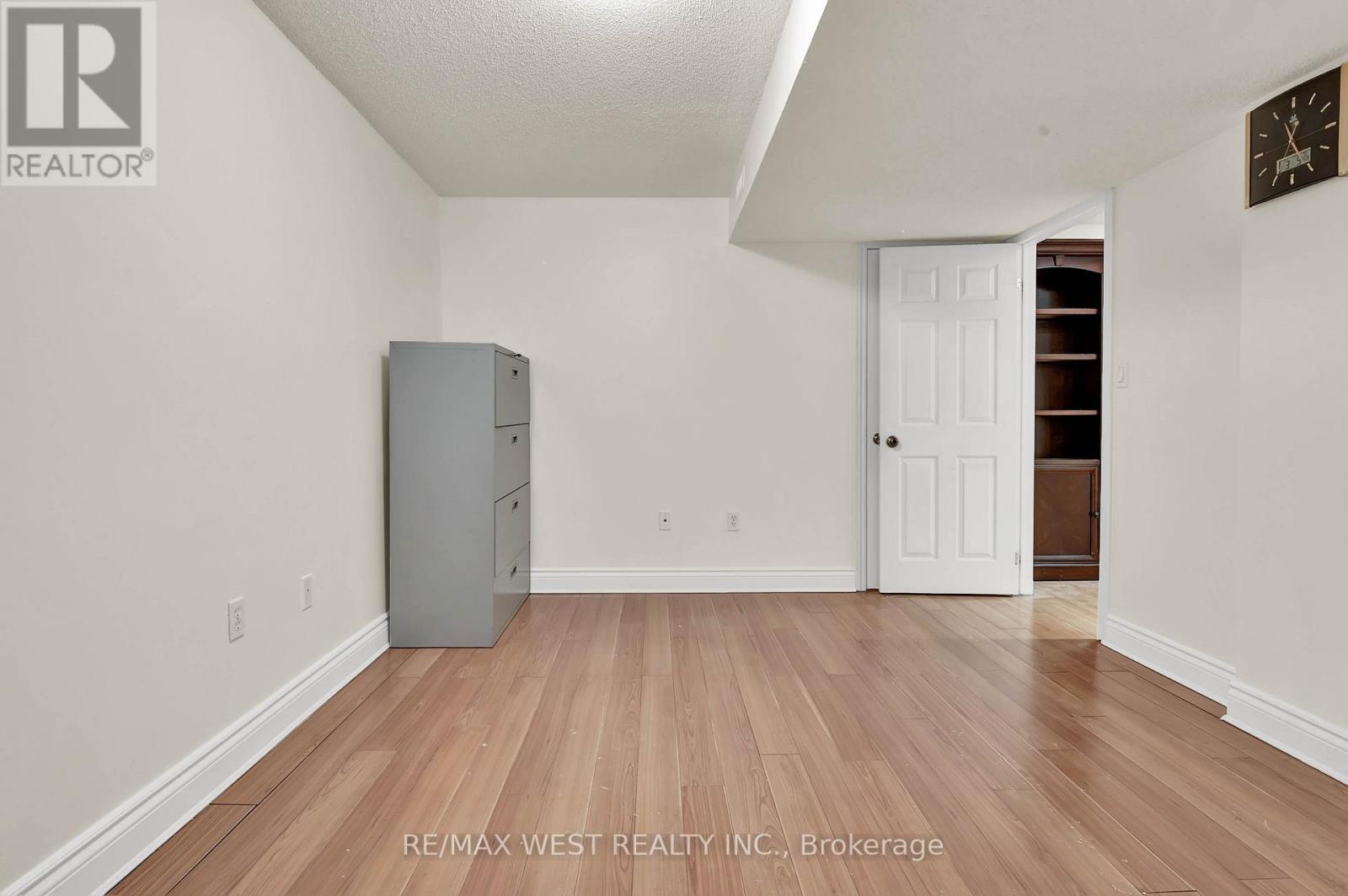 BSMT - 131 BERNARD AVENUE, Richmond Hill (Devonsleigh) — photo 8