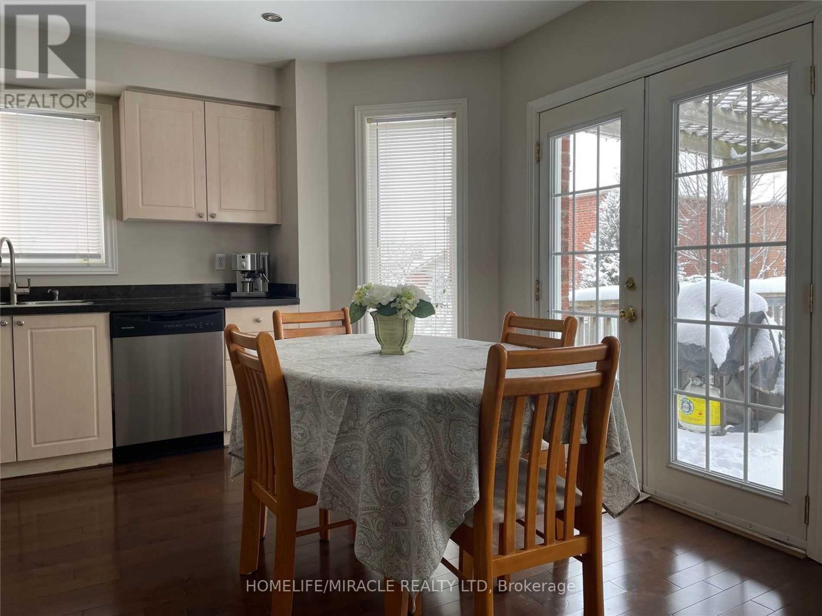 22 MCKENZIE CRESCENT, Barrie (Ardagh) — photo 3