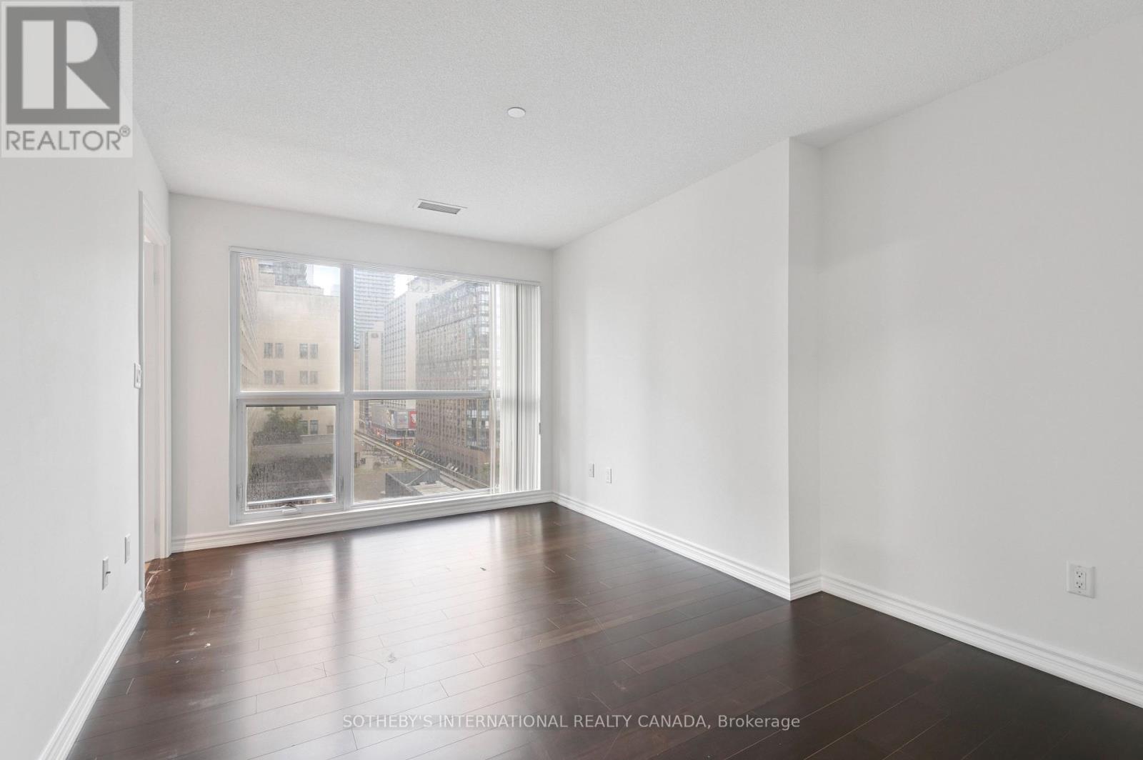 #602 386 YONGE STREET - 19