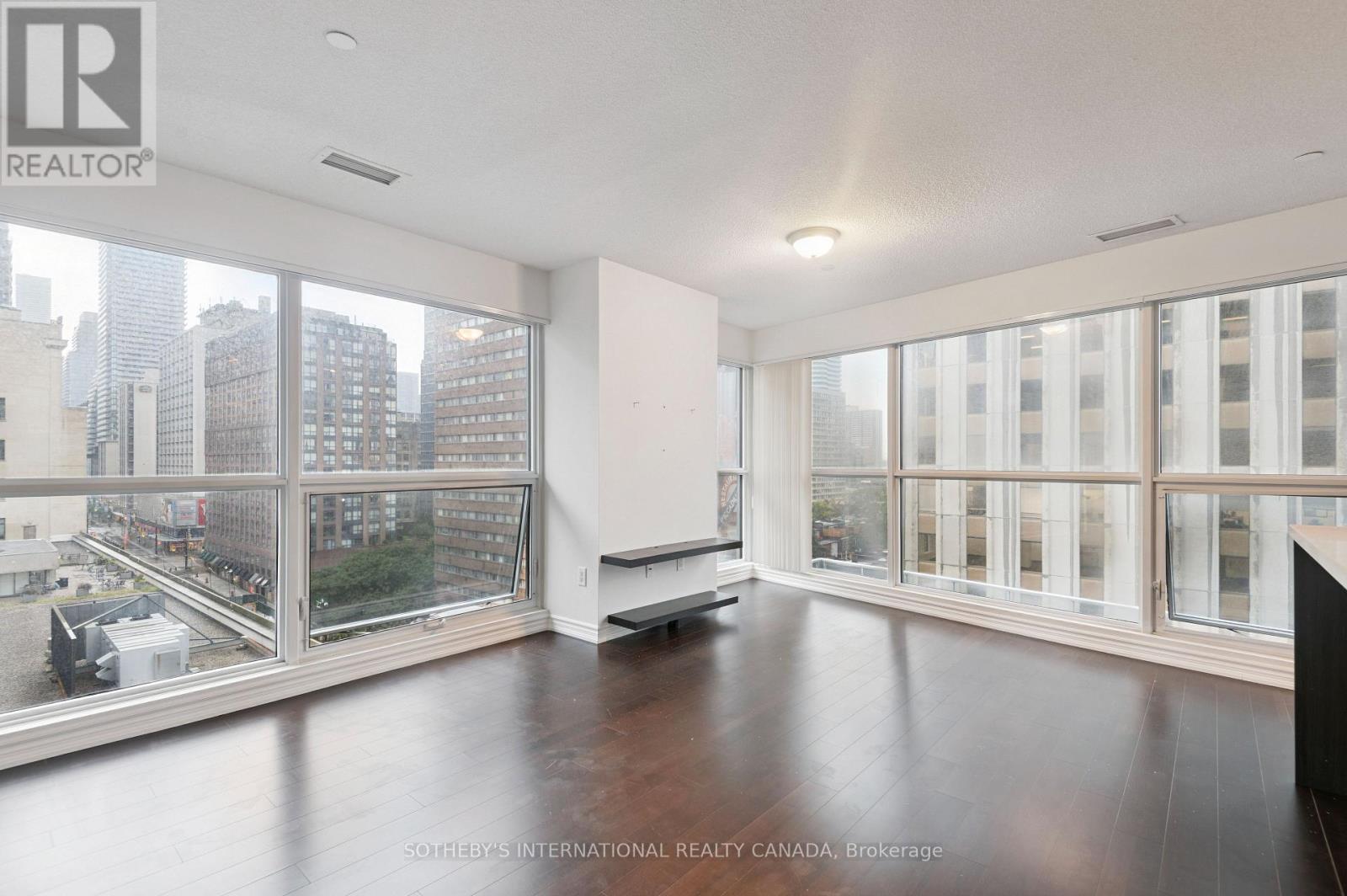 #602 386 YONGE STREET - 11
