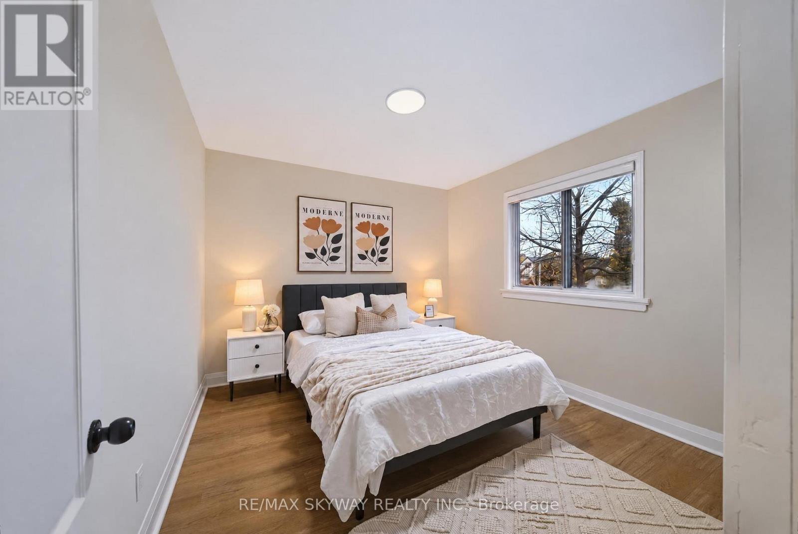 10 REXWAY DRIVE - 20