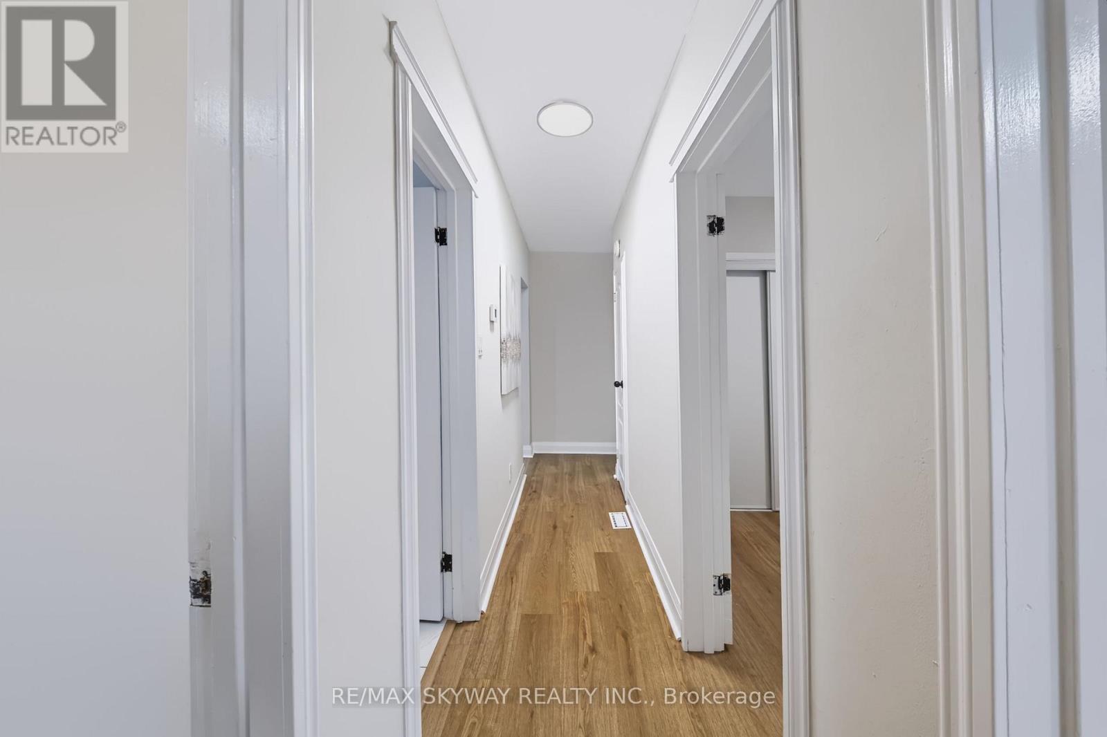 10 REXWAY DRIVE - 25