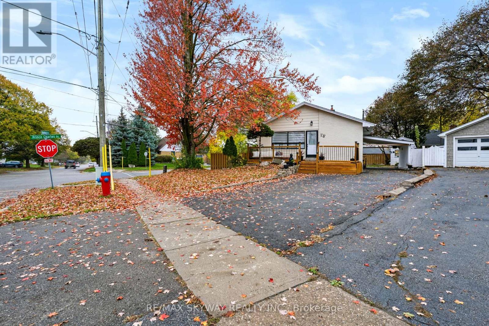 10 REXWAY DRIVE - 7