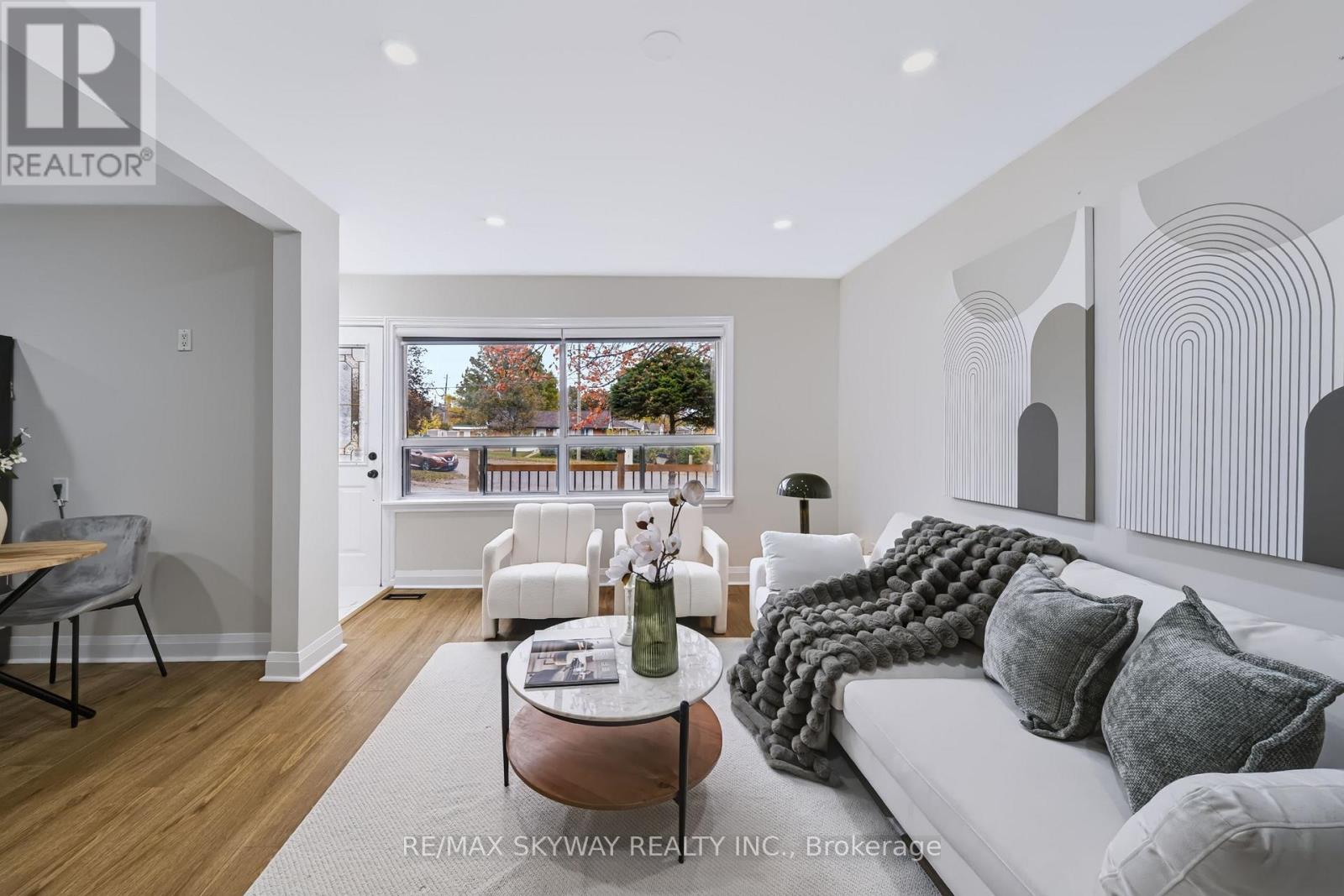 10 REXWAY DRIVE - 8