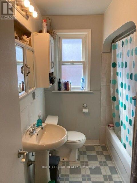 110 HOWARD AVENUE, Hamilton (Balfour) — photo 8