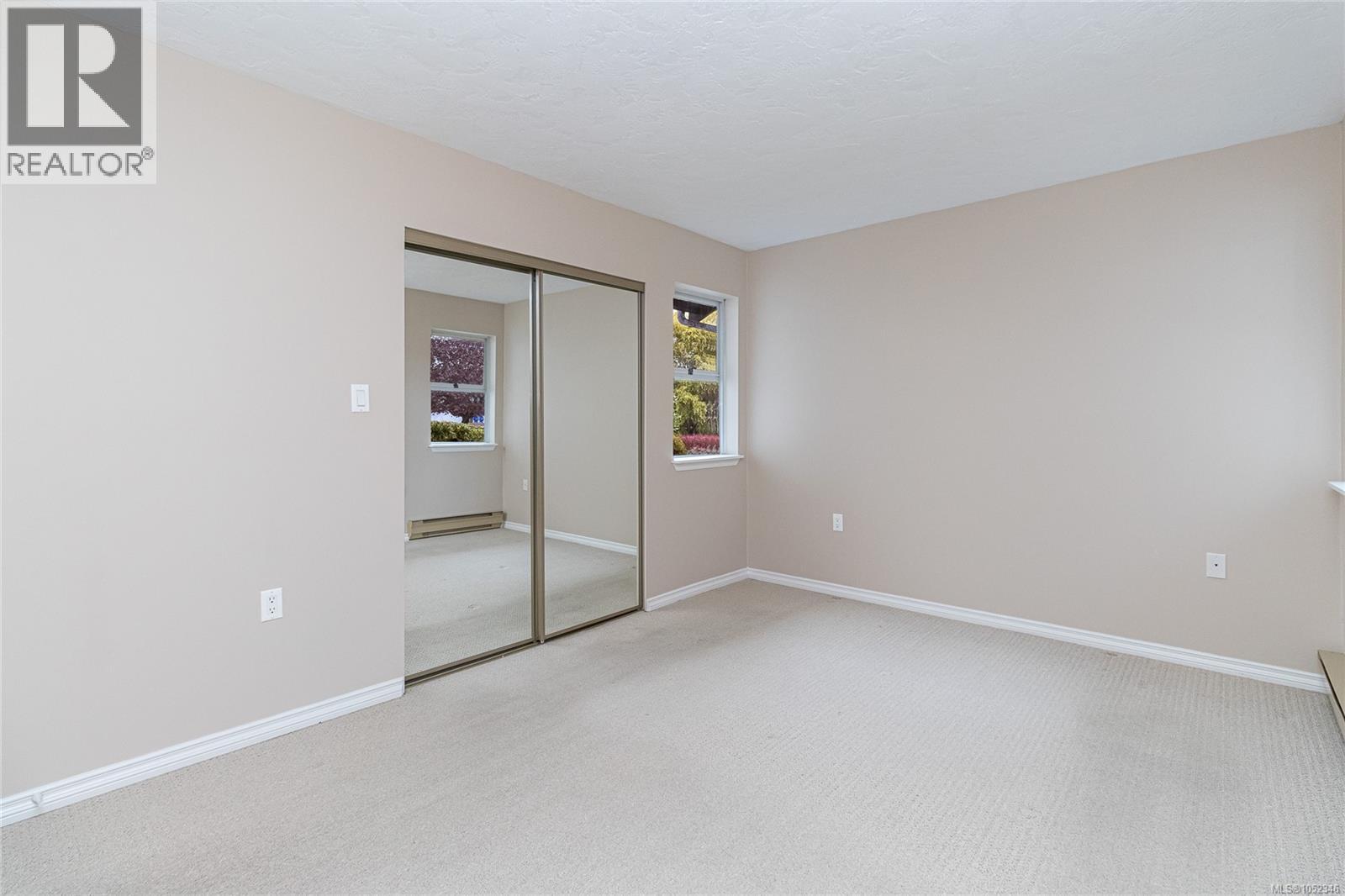 #63 2070 Amelia Ave - 22