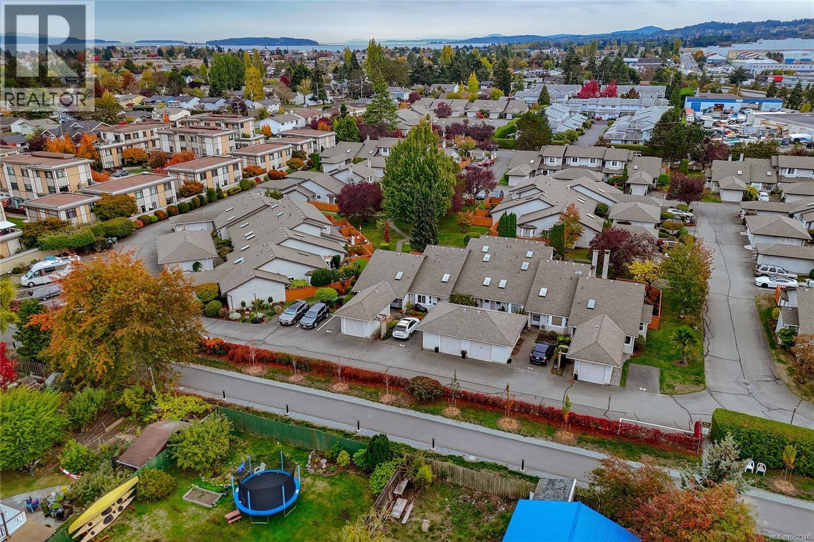 #63 2070 Amelia Ave - 49