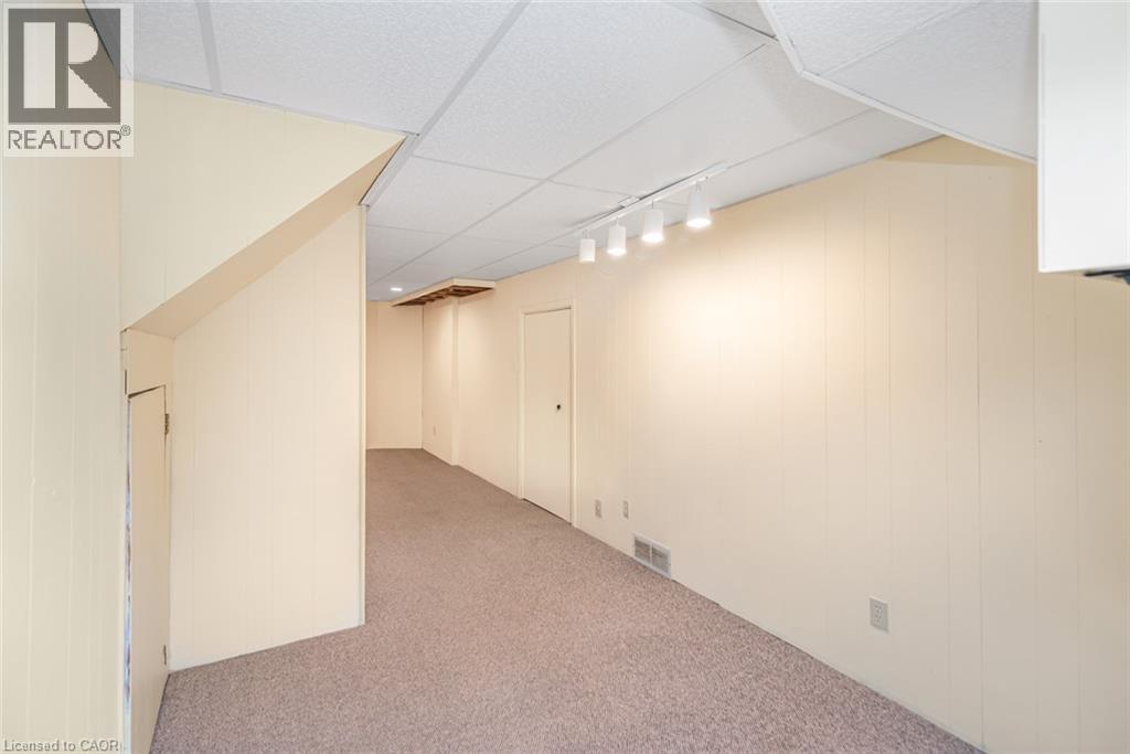318 CAVENDISH Drive - 21