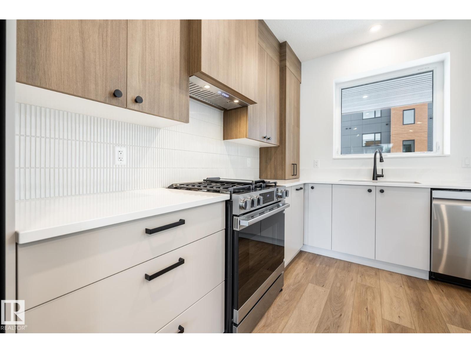 7443 May Common NW NW, Edmonton — photo 13