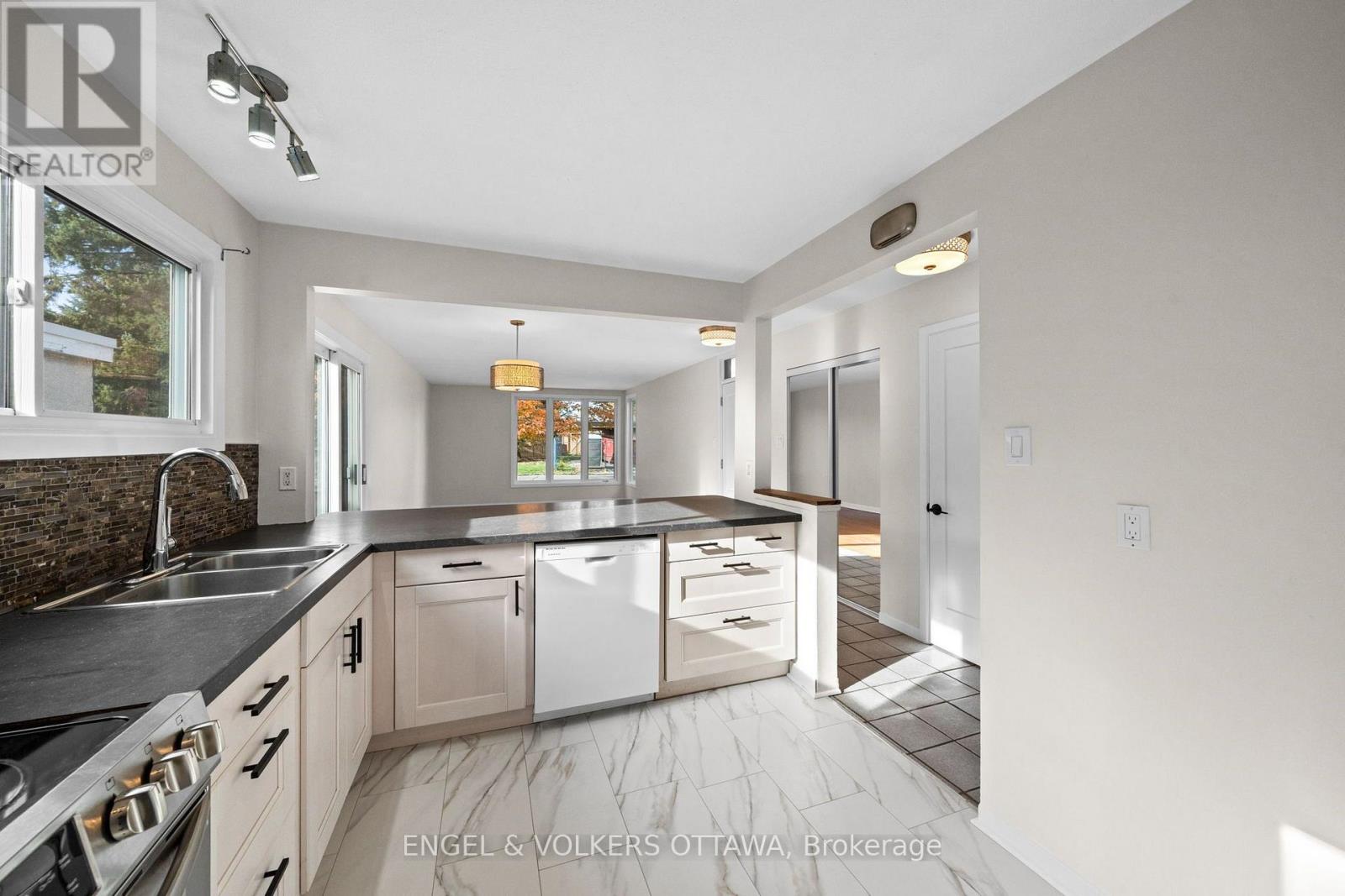 50 Solva Drive — photo 17
