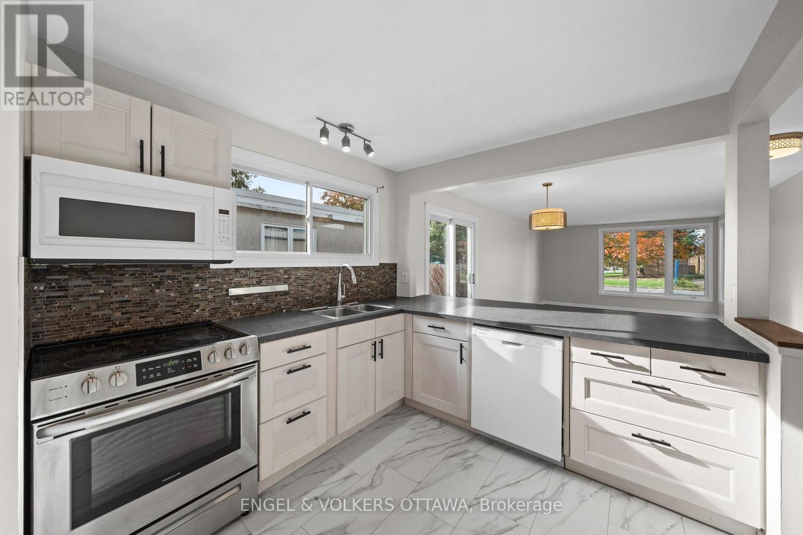 50 Solva Drive — photo 18