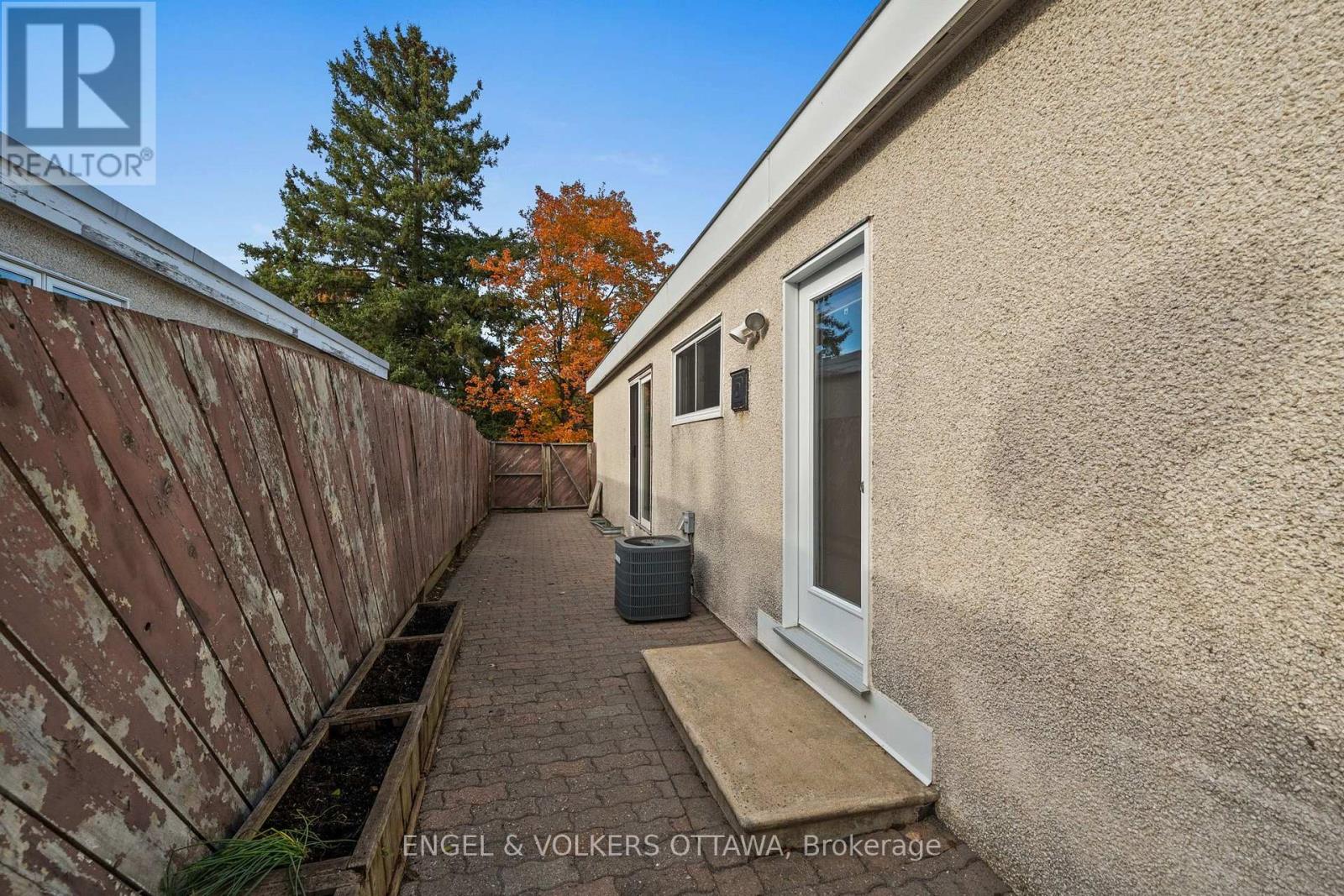 50 Solva Drive — photo 41