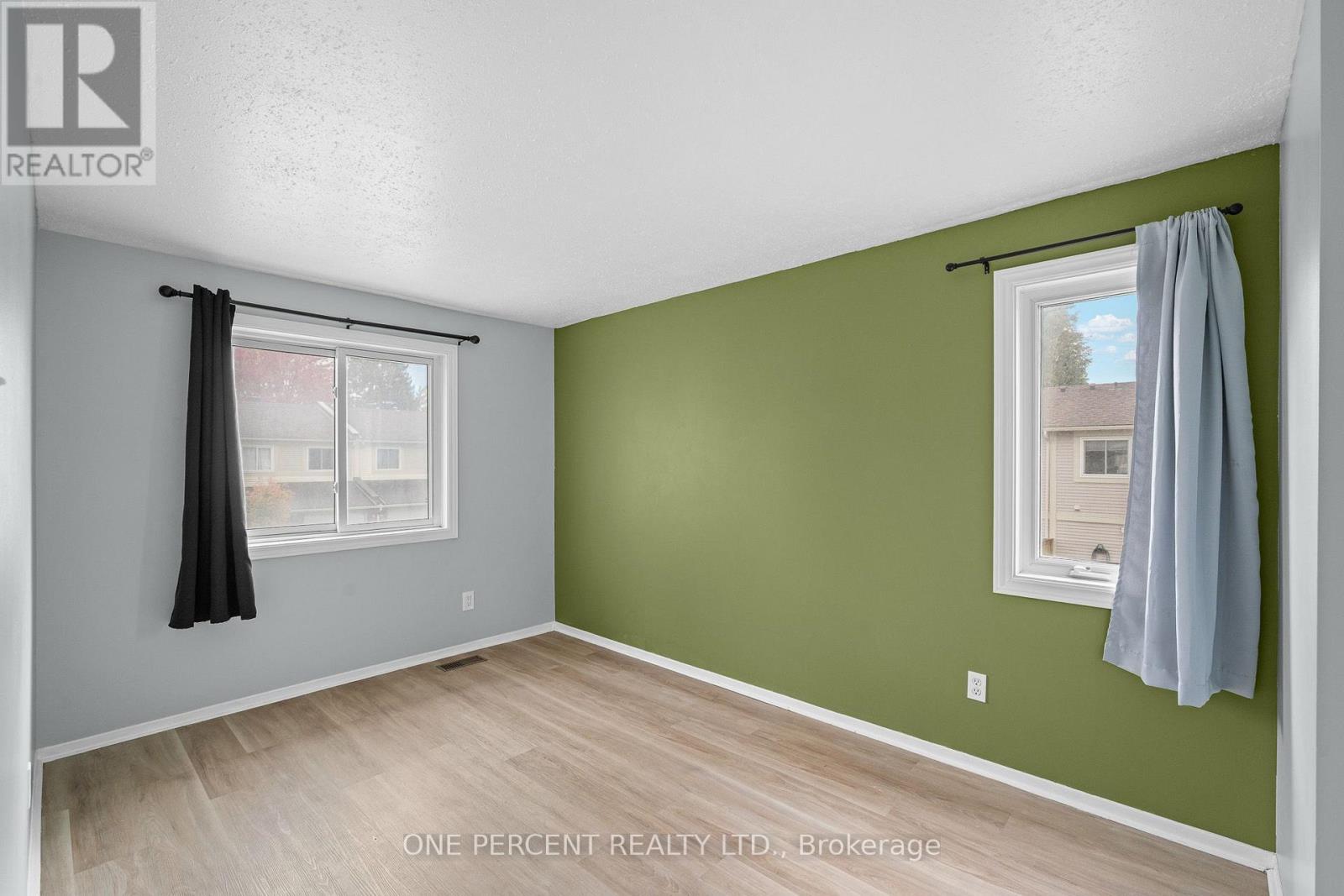 1599 Cheevers Crescent — photo 27