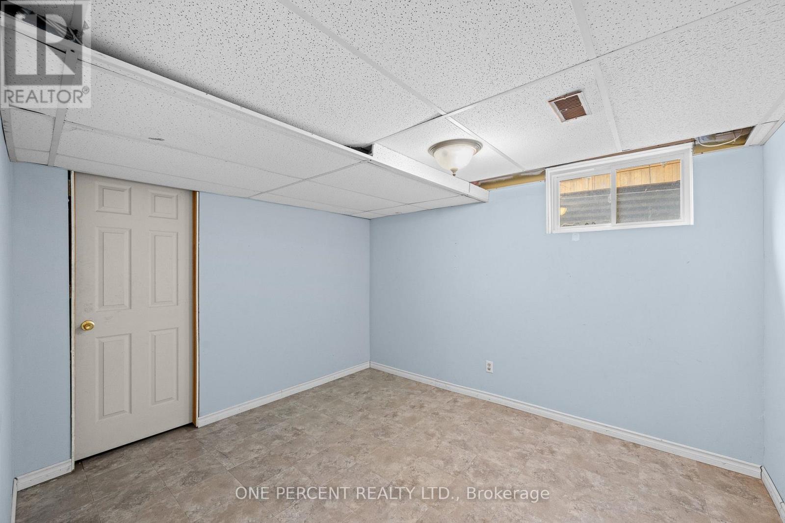 1599 Cheevers Crescent — photo 34
