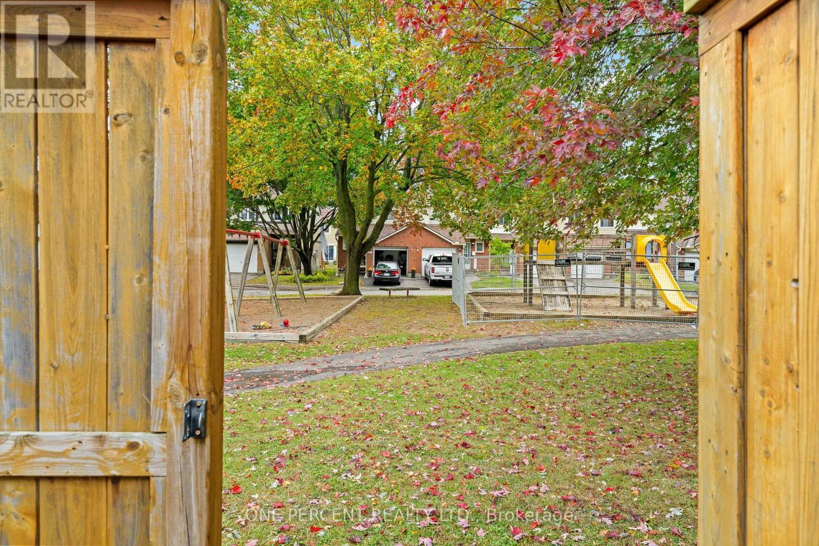 1599 CHEEVERS CRESCENT - 37