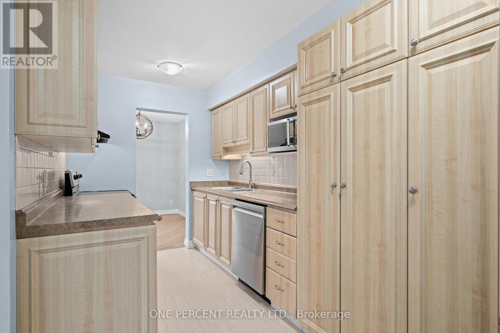 1599 CHEEVERS CRESCENT - 8
