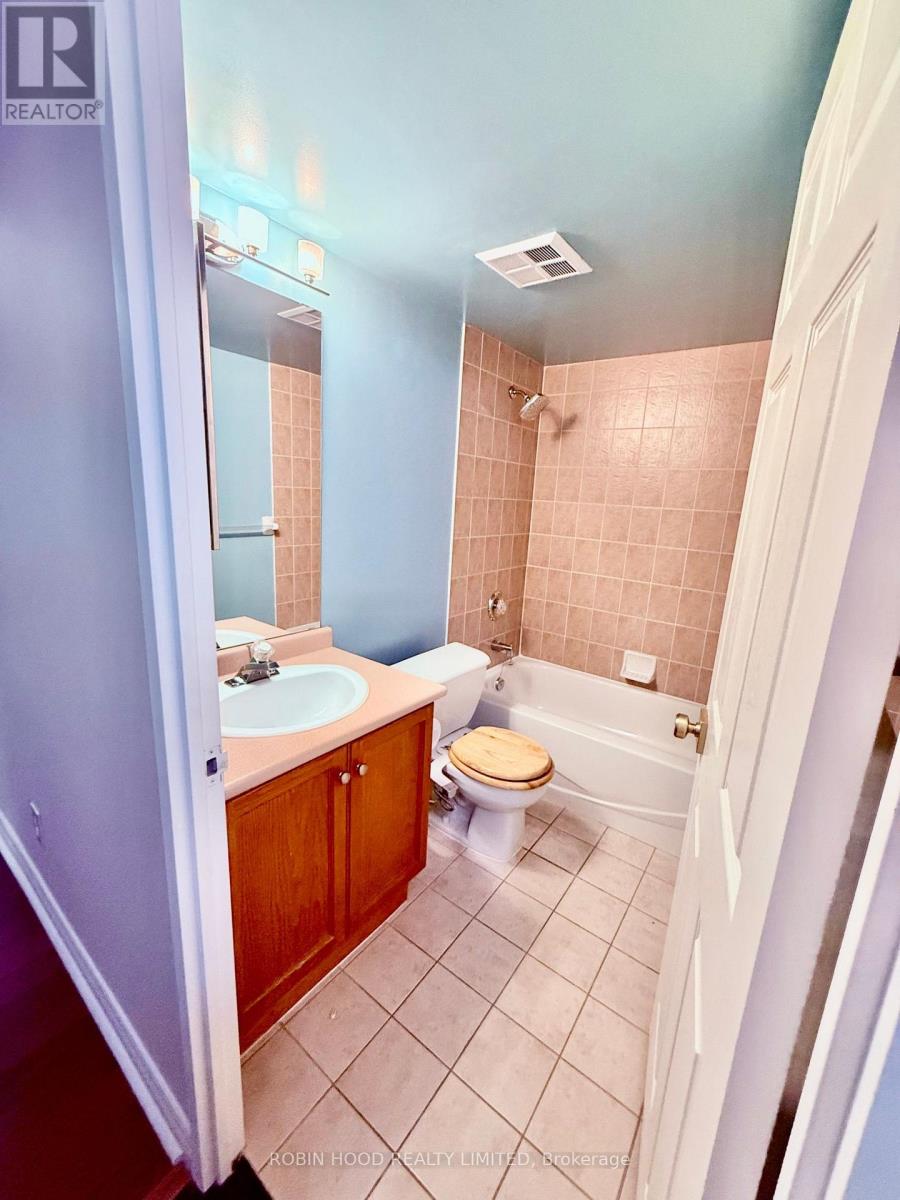 43 Eglinton Avenue East — photo 20