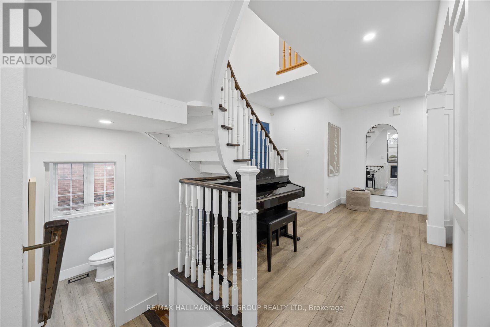 23 Telegraph Drive, Whitby, ON photo 13