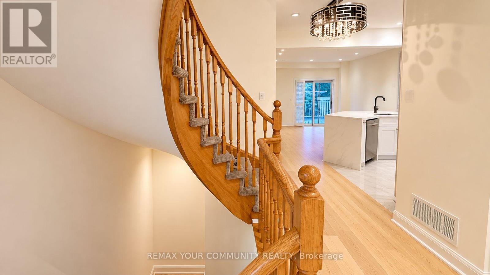8 Edgemont Court — photo 19