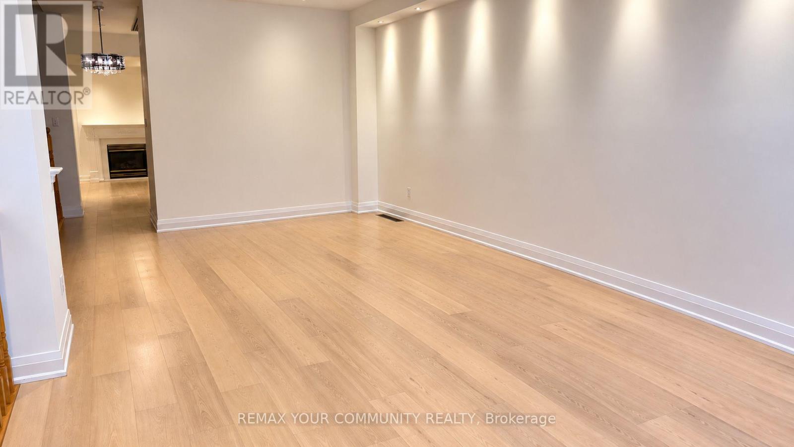 8 Edgemont Court — photo 2