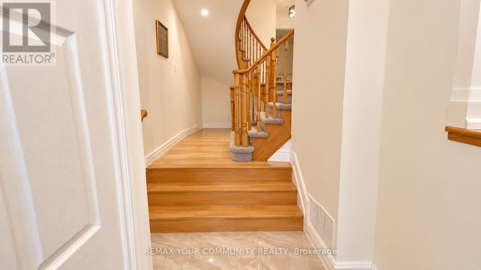 8 Edgemont Court — photo 20