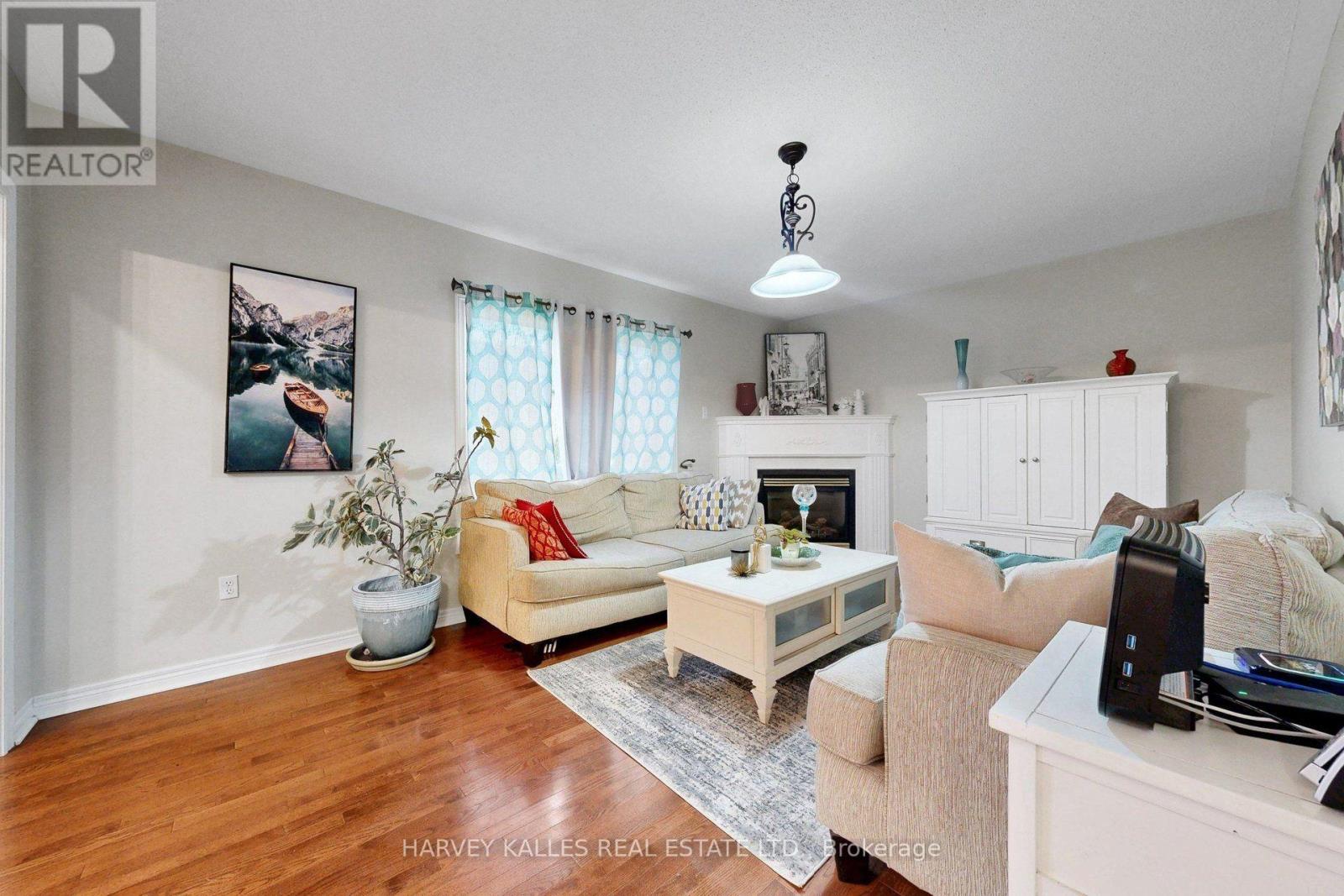 314 Dowson Loop, Newmarket, ON photo 16