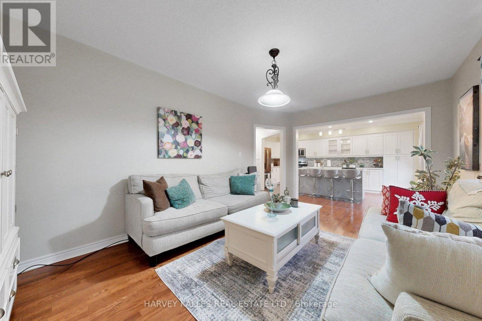 314 Dowson Loop, Newmarket, ON photo 17