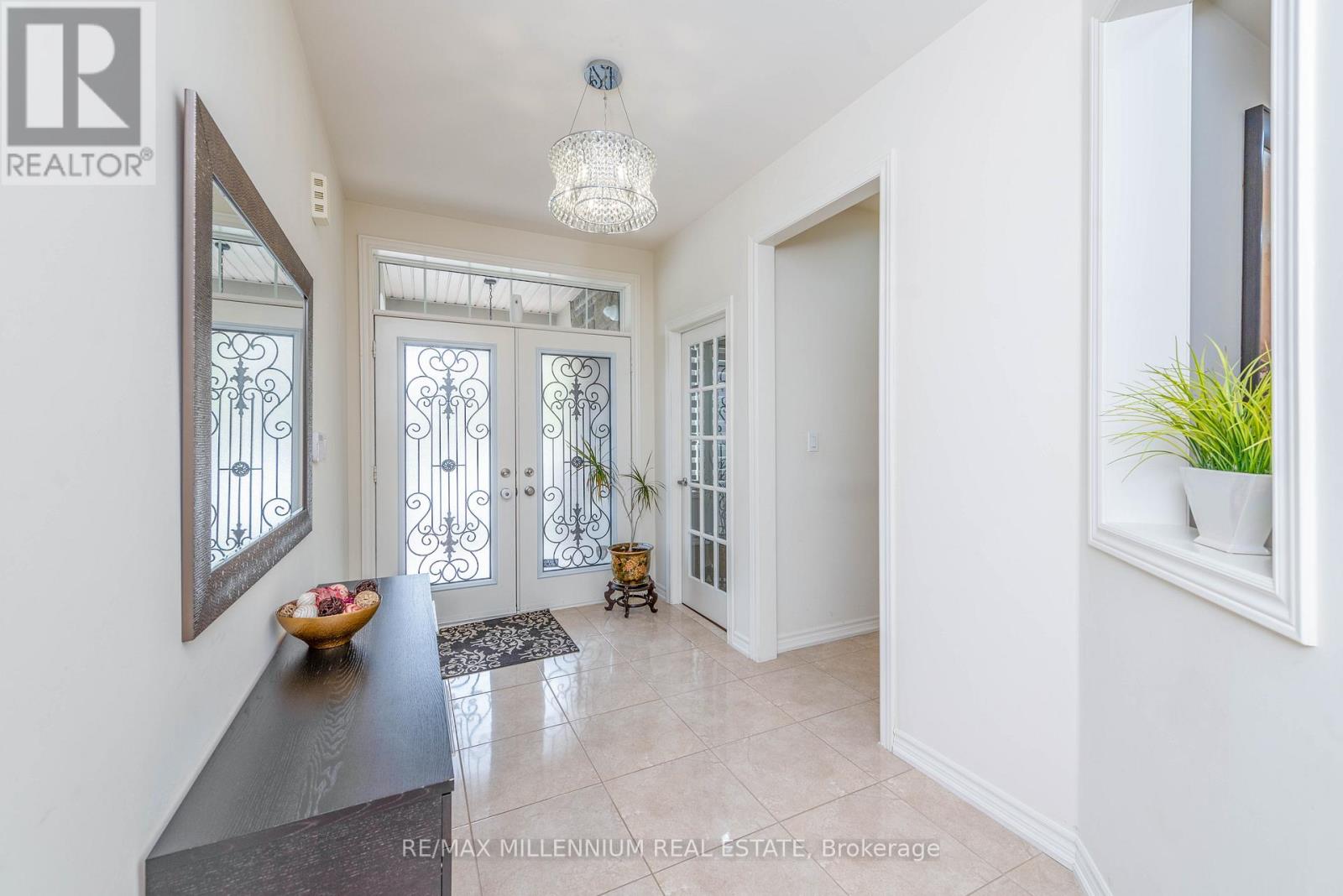 12 Elderbridge Road, Brampton, ON photo 5