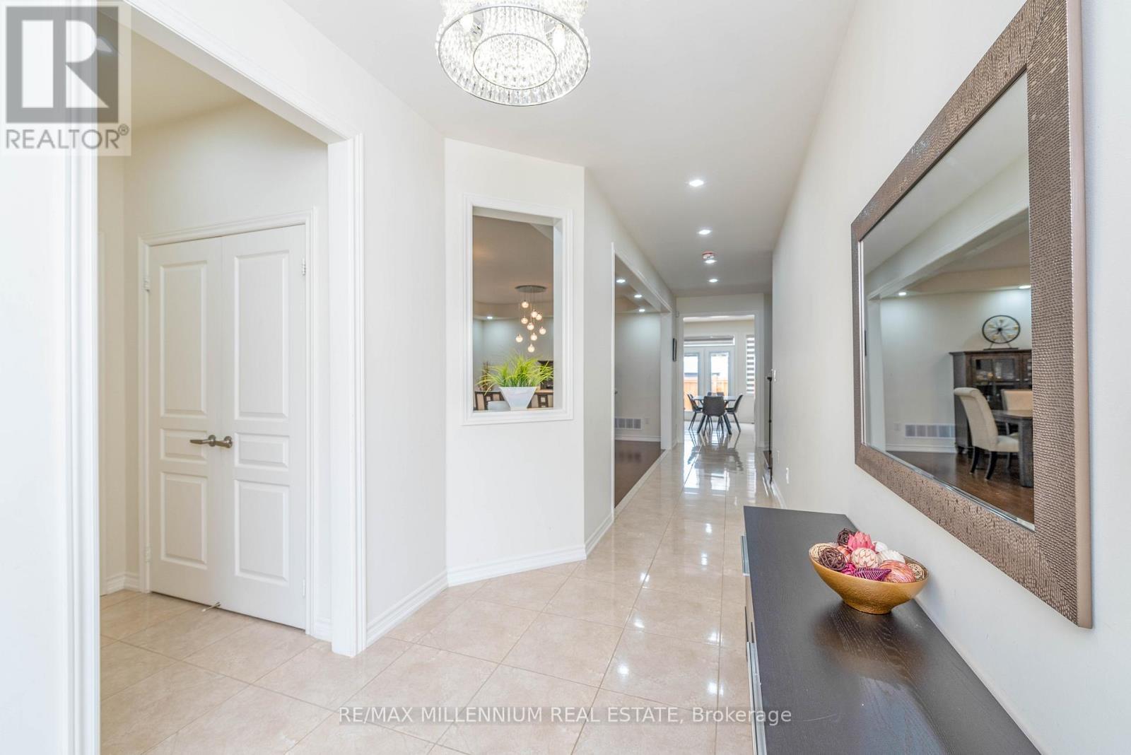 12 Elderbridge Road, Brampton, ON photo 7