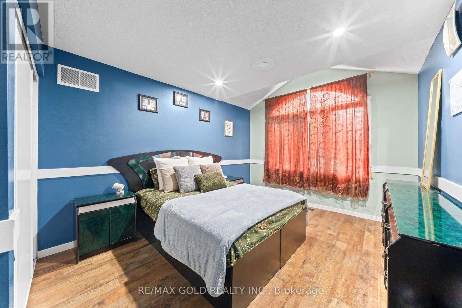 28 LATANIA BOULEVARD - 24