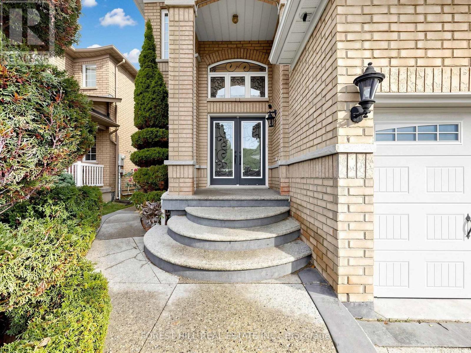 3473 Aquinas Avenue, Mississauga, ON photo 2