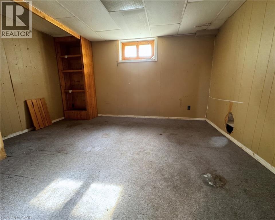233 Talbot Street — photo 16