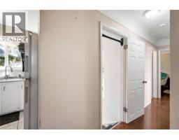 565 Baker St, Saanich, BC V8Z2H6 Photo 15