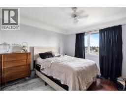 565 Baker St, Saanich, BC V8Z2H6 Photo 16