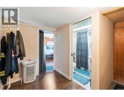 565 Baker St, Saanich, BC V8Z2H6 Photo 26