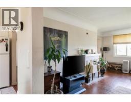 Living room - 565 Baker St, Saanich, BC V8Z2H6 Photo 11