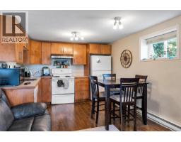 565 Baker St, Saanich, BC V8Z2H6 Photo 23
