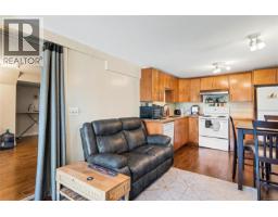 565 Baker St, Saanich, BC V8Z2H6 Photo 25