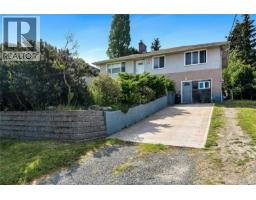 565 Baker St, Saanich, BC V8Z2H6 Photo 32