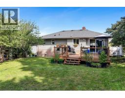 565 Baker St, Saanich, BC V8Z2H6 Photo 38