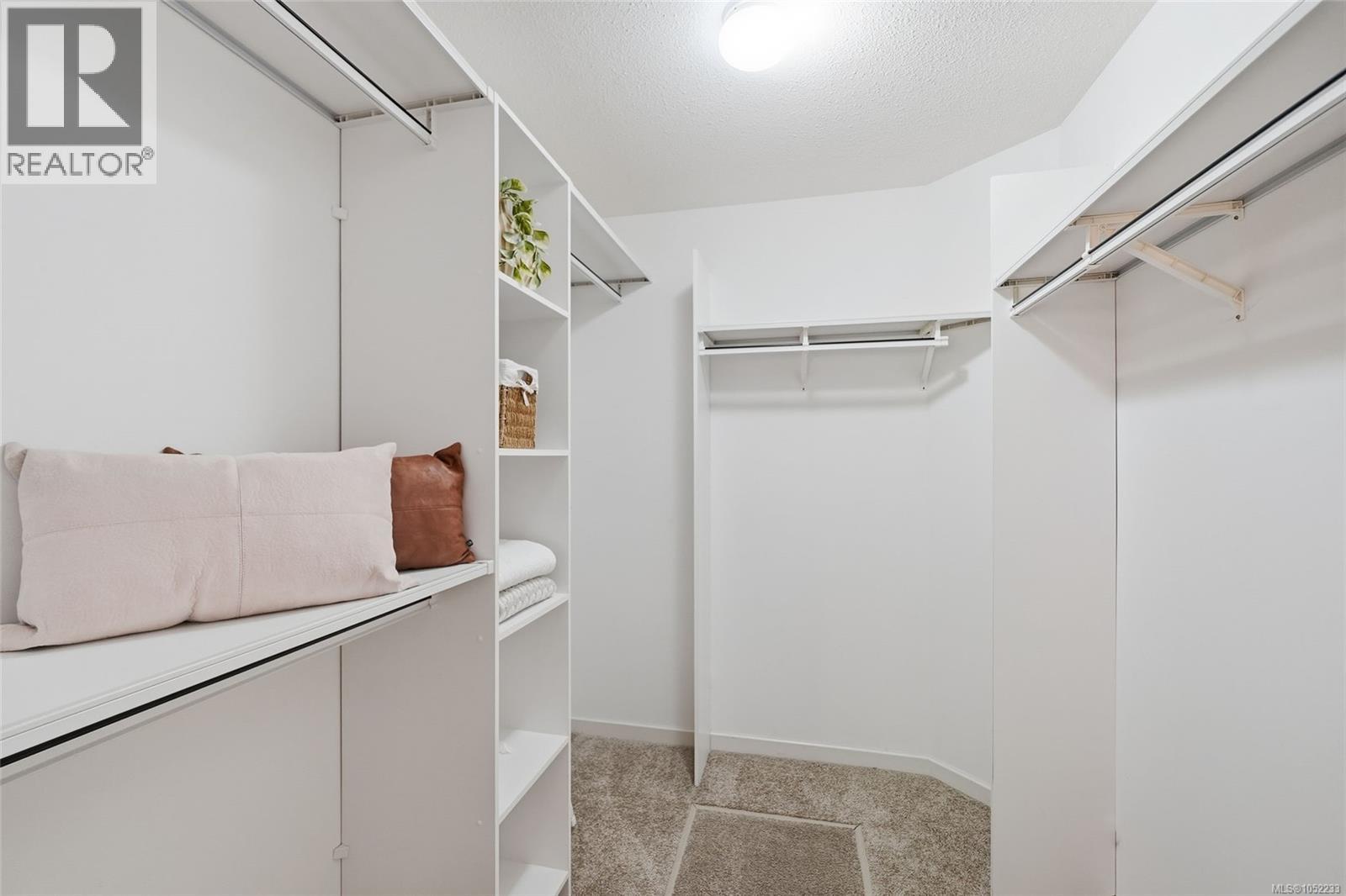 #9 850 Arbutus St - 19