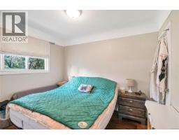 565 Baker St, Saanich, BC V8Z2H6 Photo 20